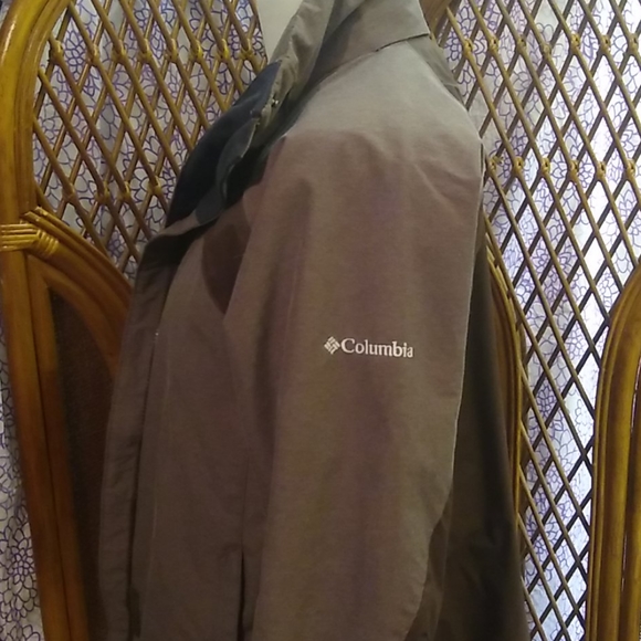 Columbia Waterproof Jacket - women's small - Picture 4 of 7